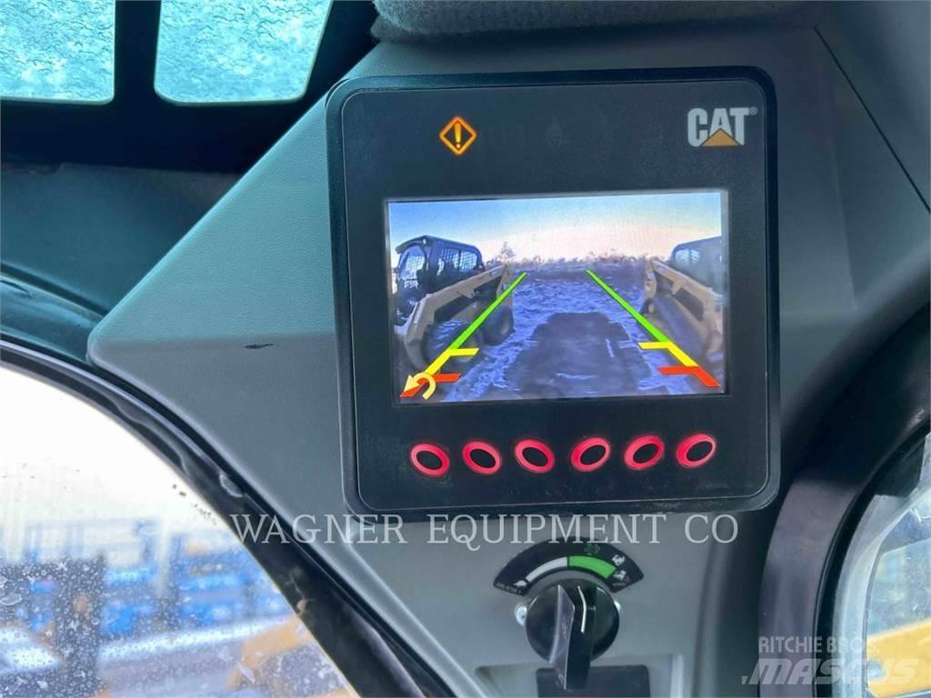 CAT 236D3 滑移装载机