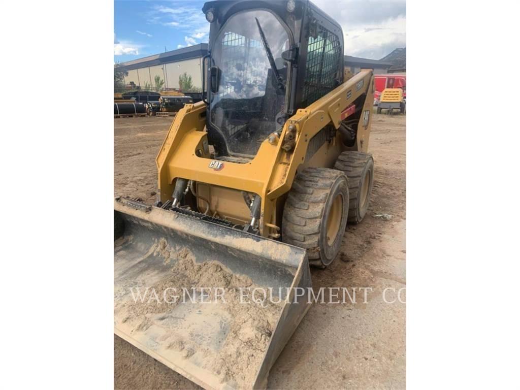 CAT 236D3 滑移装载机
