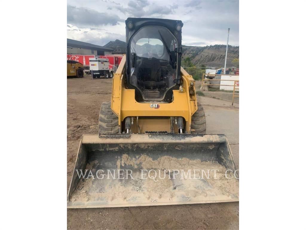 CAT 236D3 滑移装载机
