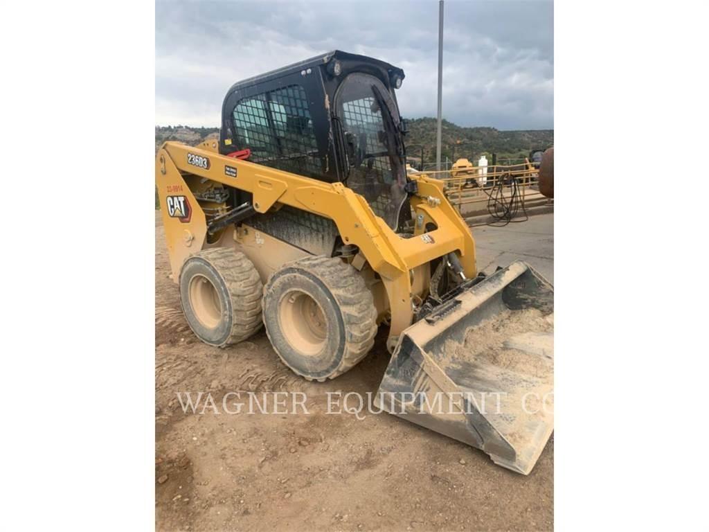CAT 236D3 滑移装载机