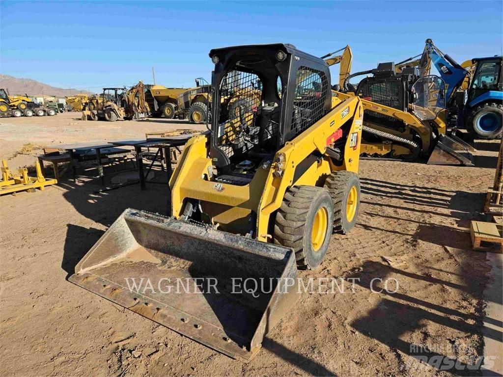 CAT 236D3 滑移装载机