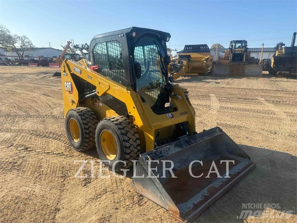 CAT 236D3 滑移装载机