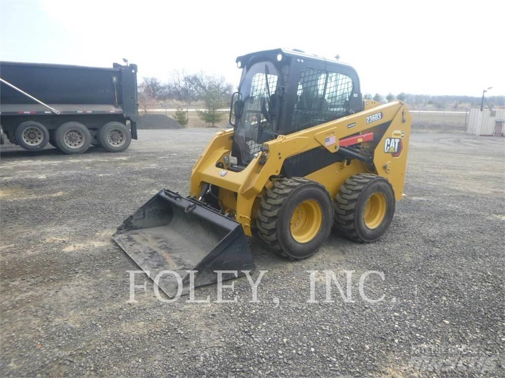 CAT 236D3 滑移装载机