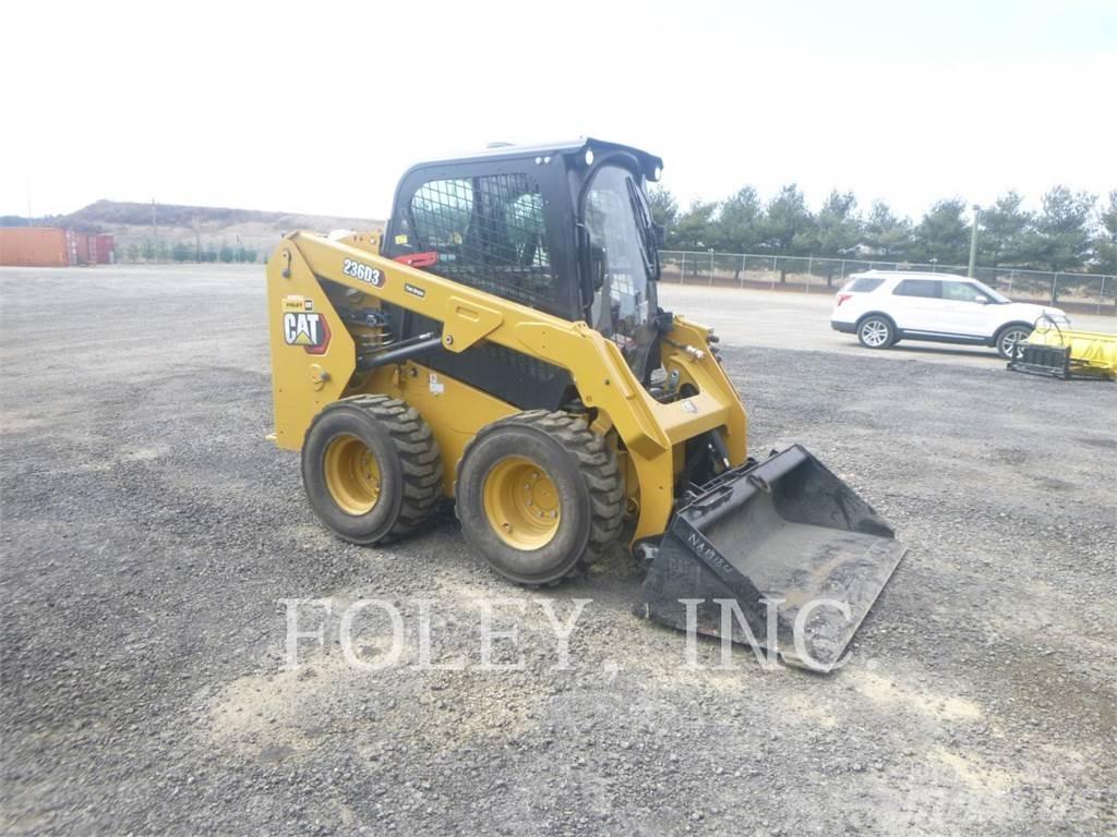 CAT 236D3 滑移装载机