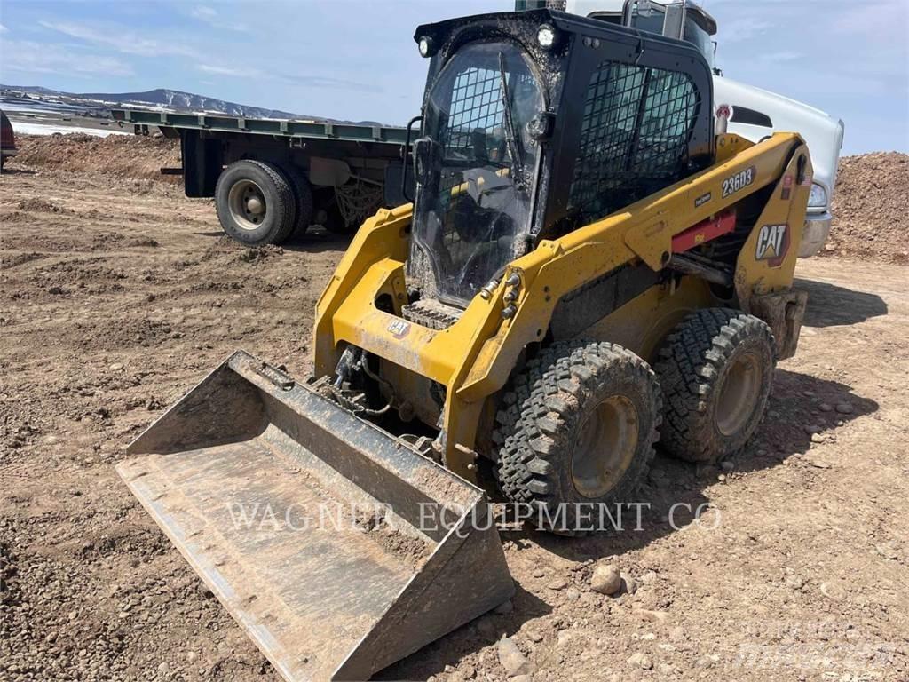 CAT 236D3 滑移装载机