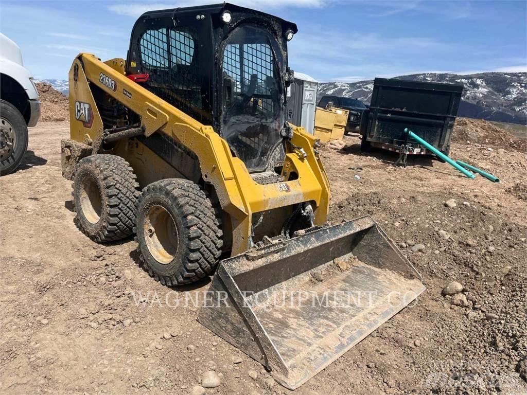CAT 236D3 滑移装载机