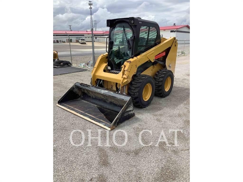 CAT 236D3 滑移装载机