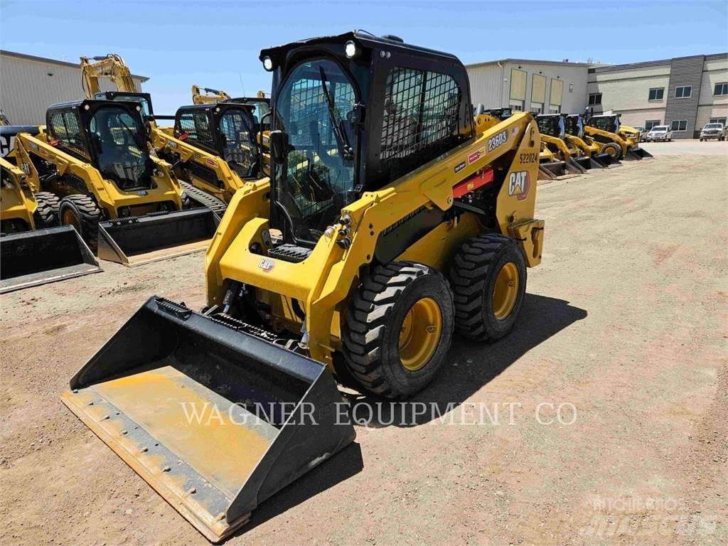 CAT 236D3 滑移装载机