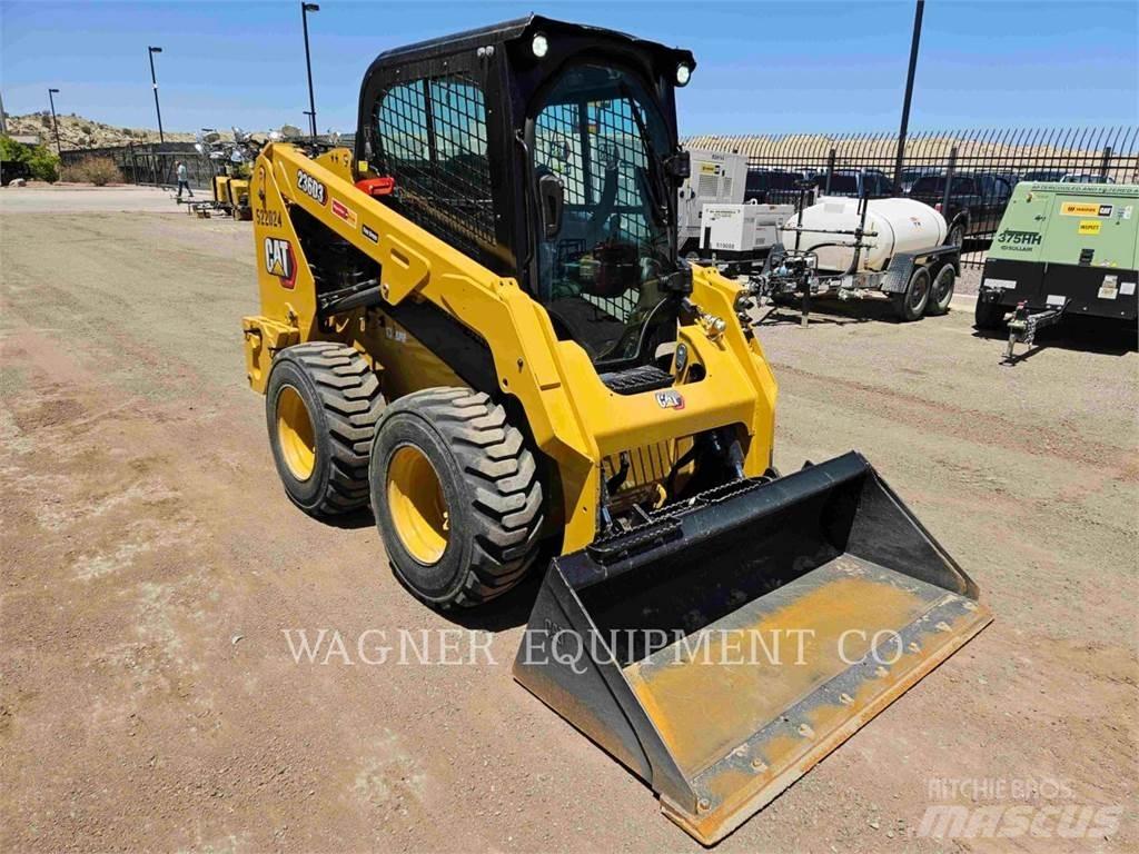 CAT 236D3 滑移装载机