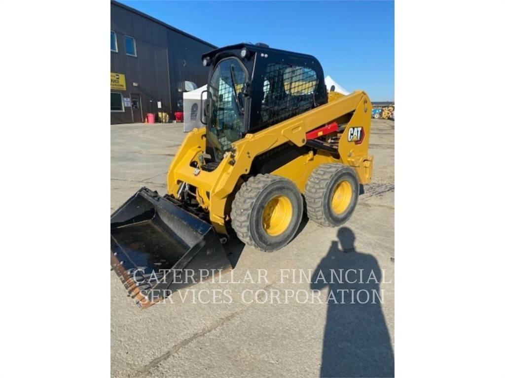 CAT 236D3 滑移装载机