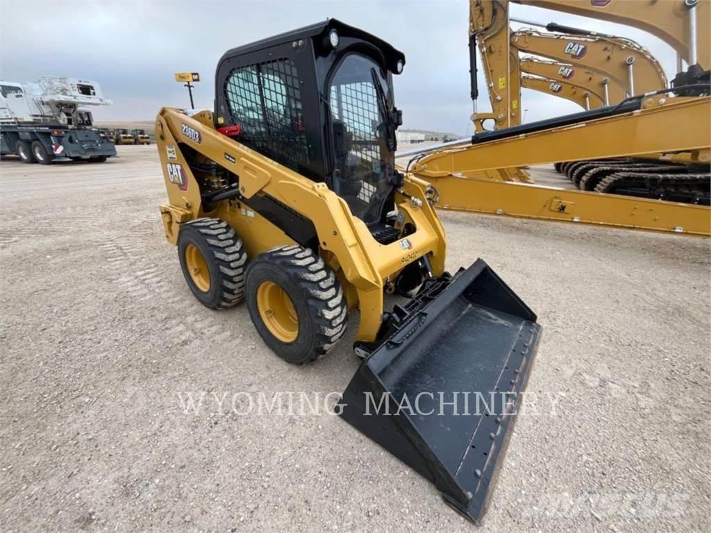 CAT 236D3 滑移装载机