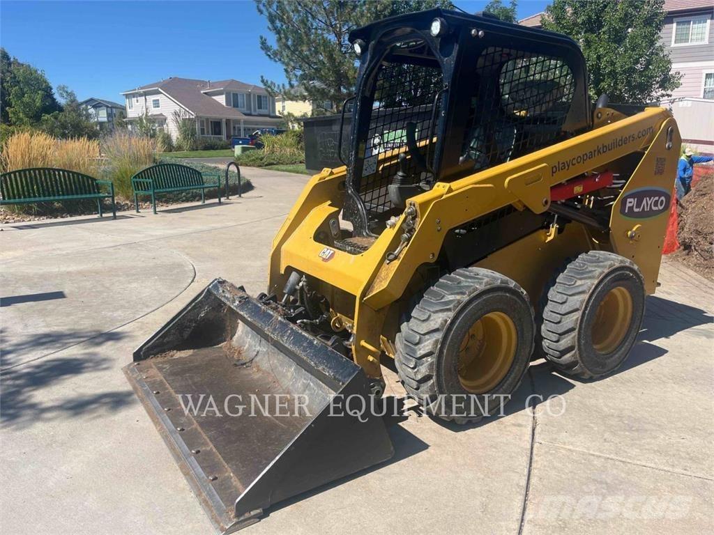 CAT 236D3 滑移装载机