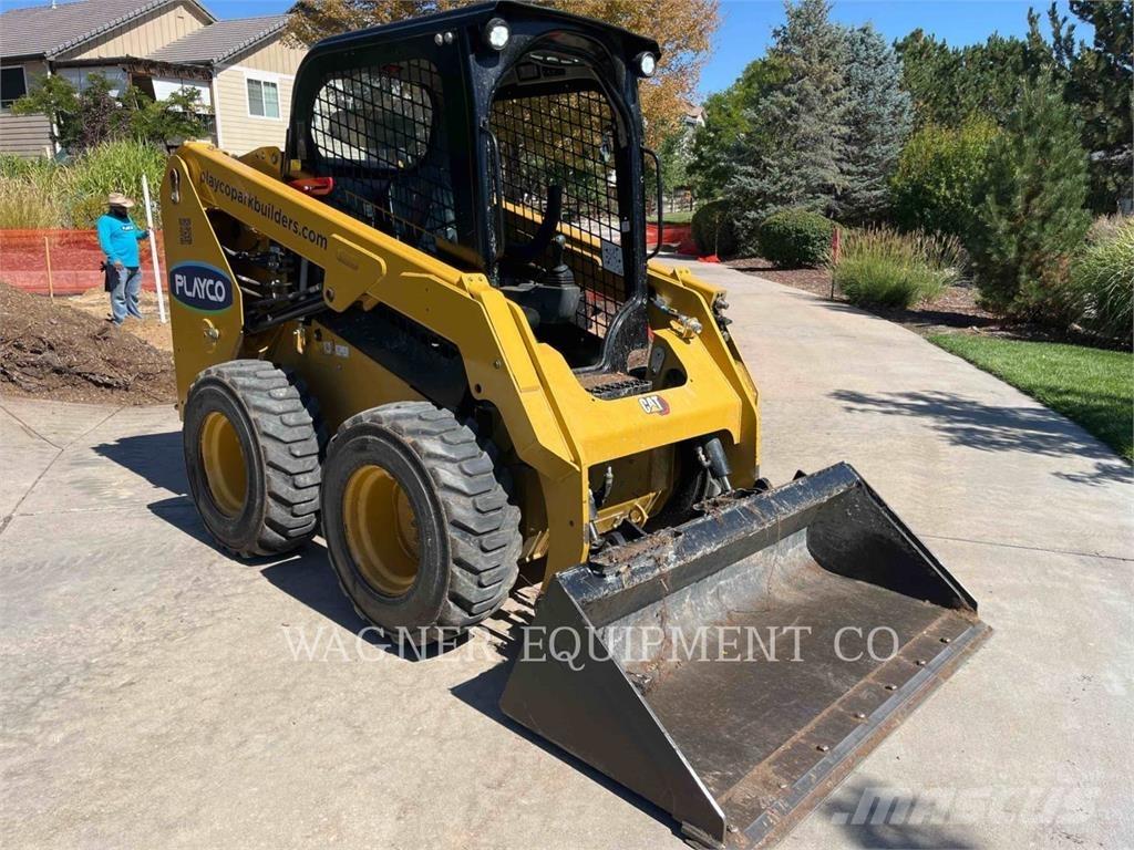 CAT 236D3 滑移装载机