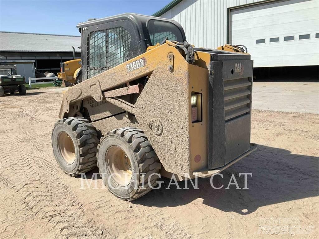 CAT 236D3 A2Q 滑移装载机