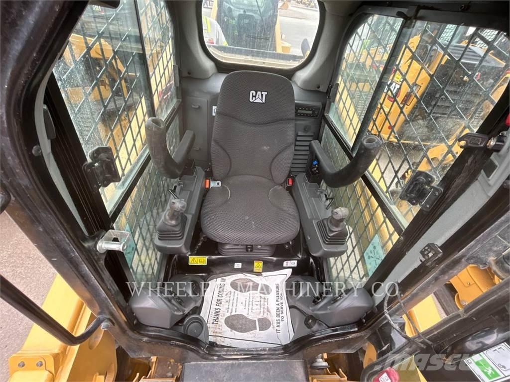 CAT 236D3 C3H2 滑移装载机