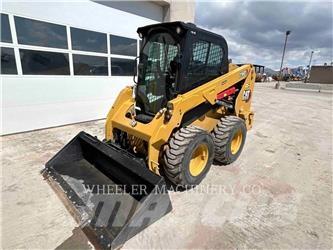 CAT 236D3 C3H2 滑移装载机