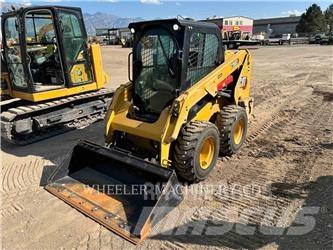 CAT 236D3 C3H2 滑移装载机