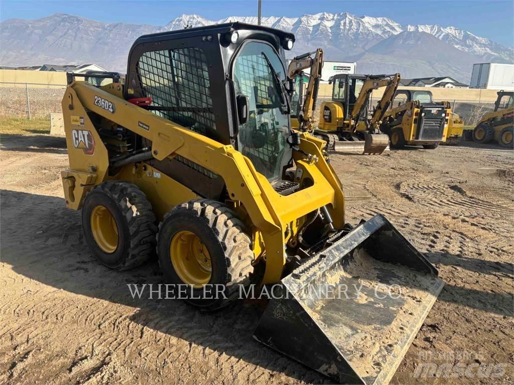 CAT 236D3 C3H2 滑移装载机