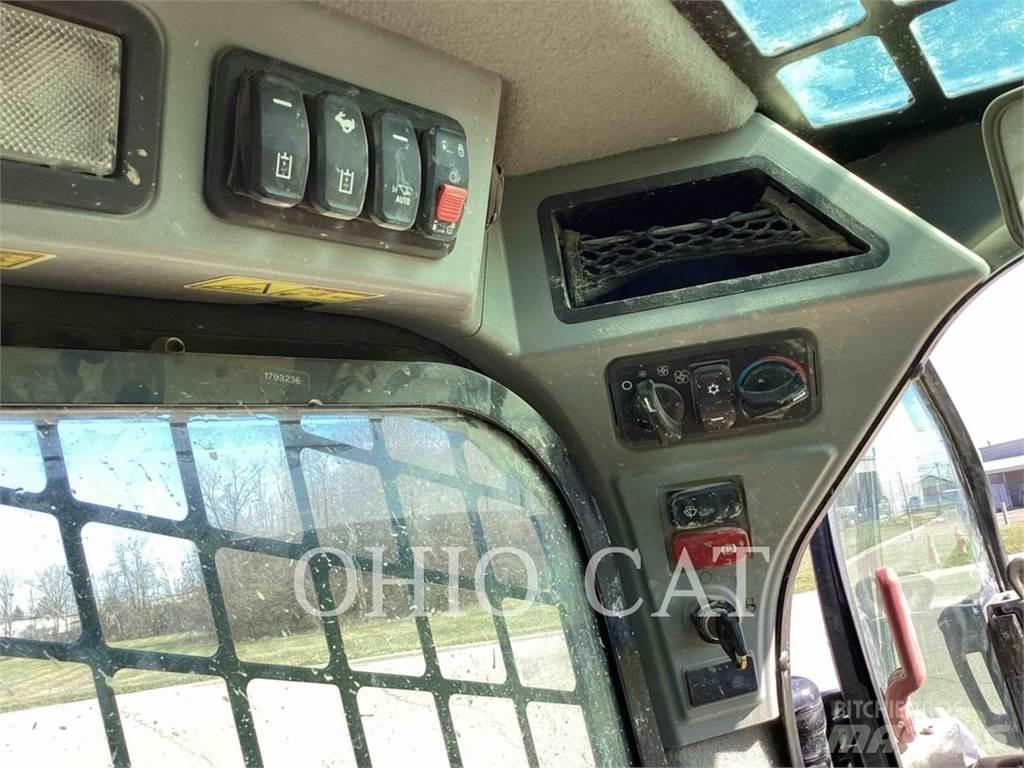 CAT 236D3 C3H2 滑移装载机