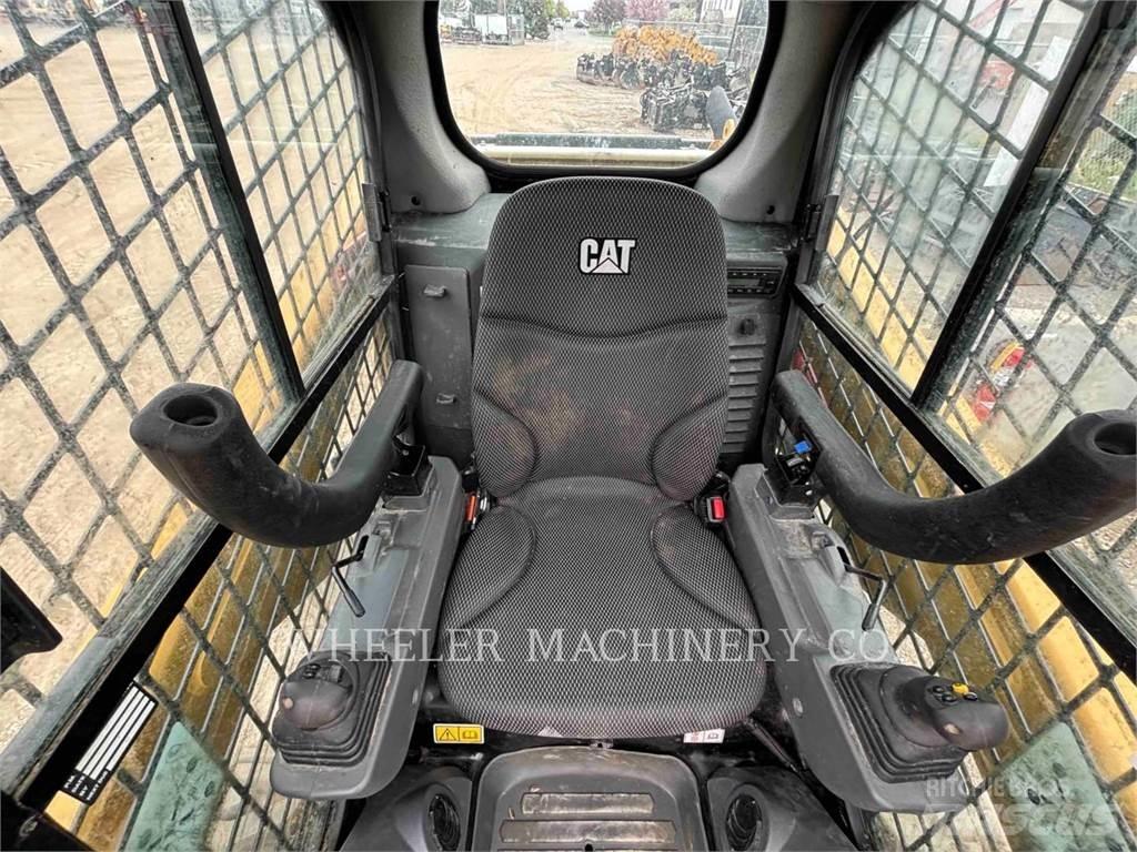 CAT 236D3 C3H2 滑移装载机