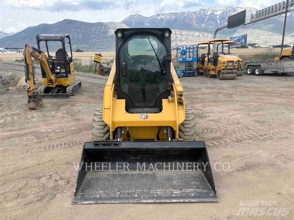 CAT 236D3 C3H2 滑移装载机