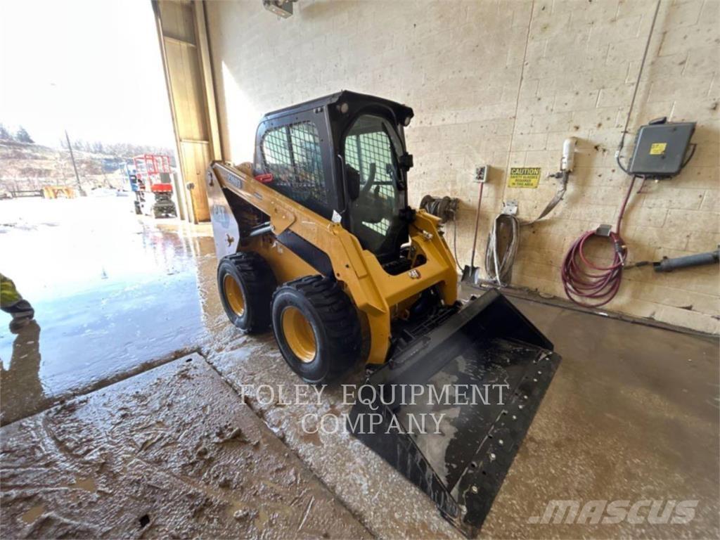 CAT 236D3STD2C 滑移装载机