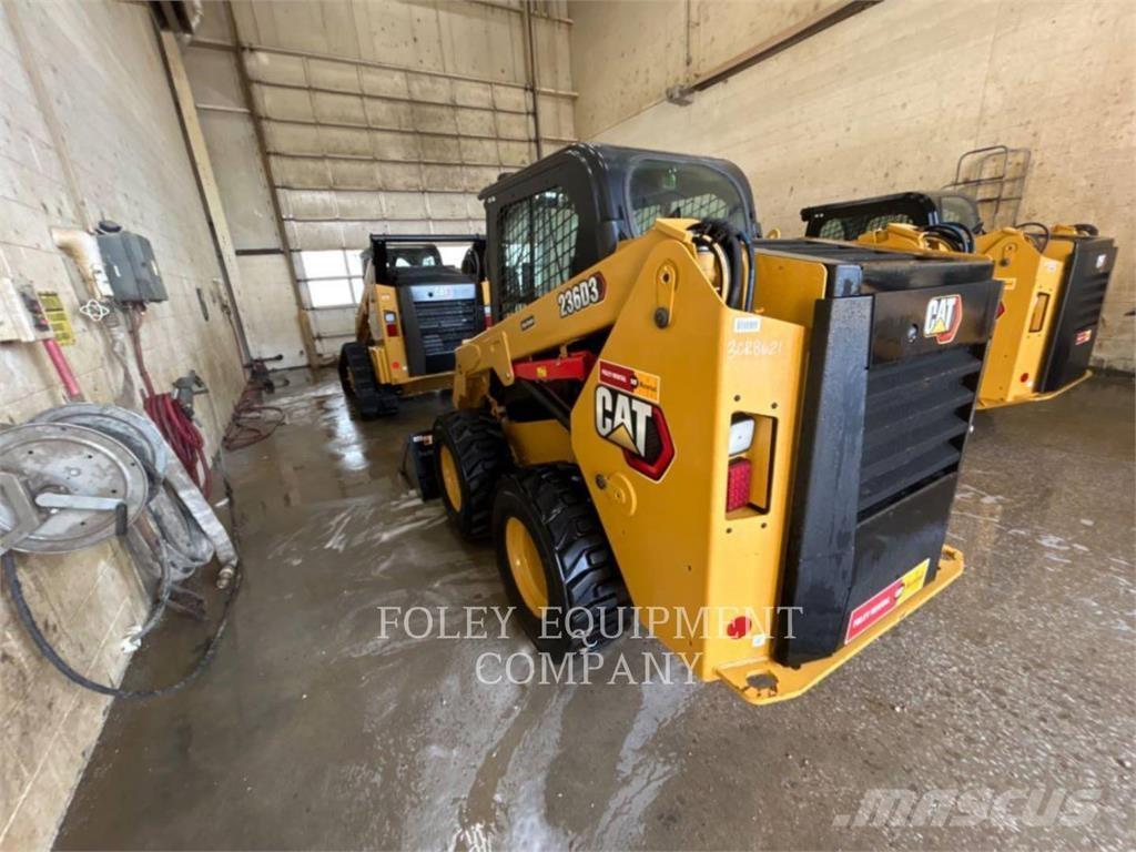 CAT 236D3STD2C 滑移装载机
