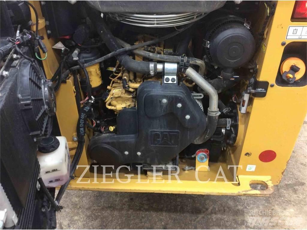 CAT 239D 履带式装载机