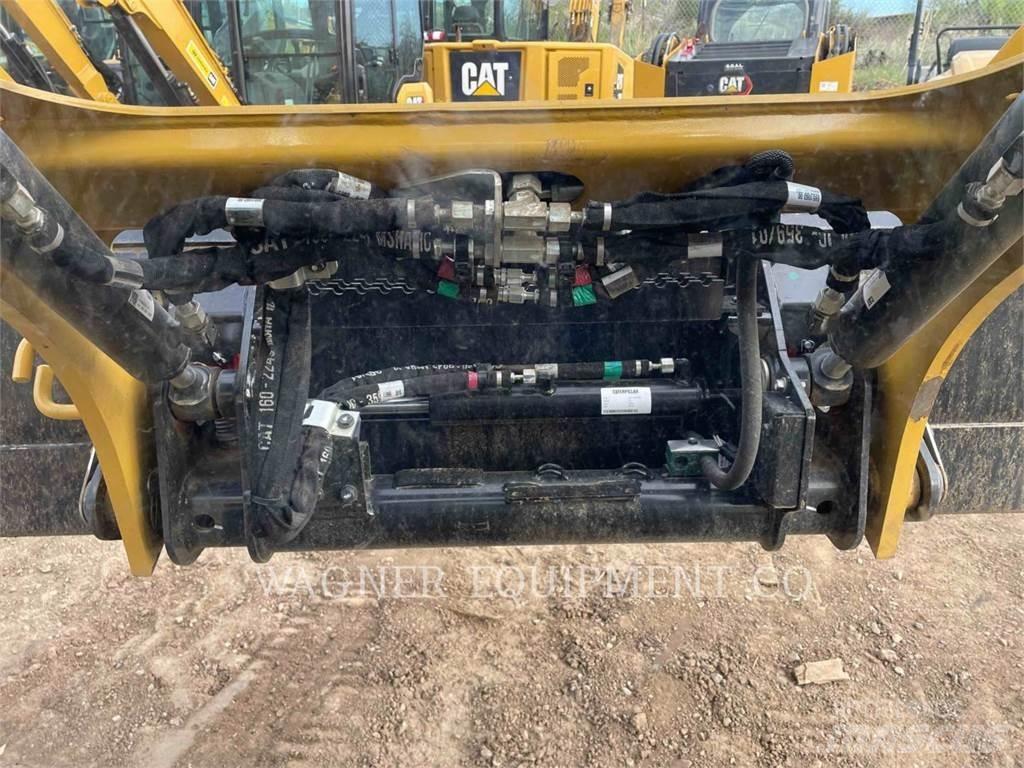 CAT 239D3 履带式装载机