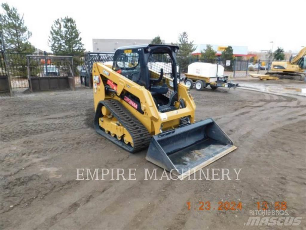CAT 239D3 滑移装载机