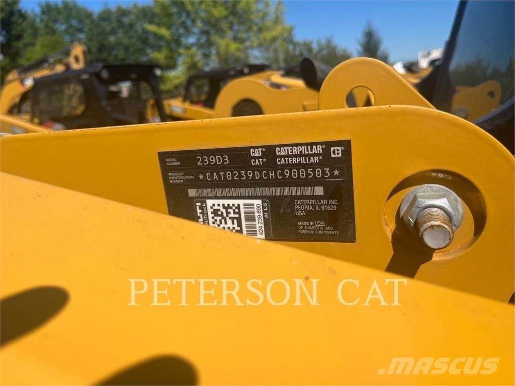 CAT 239D3 滑移装载机