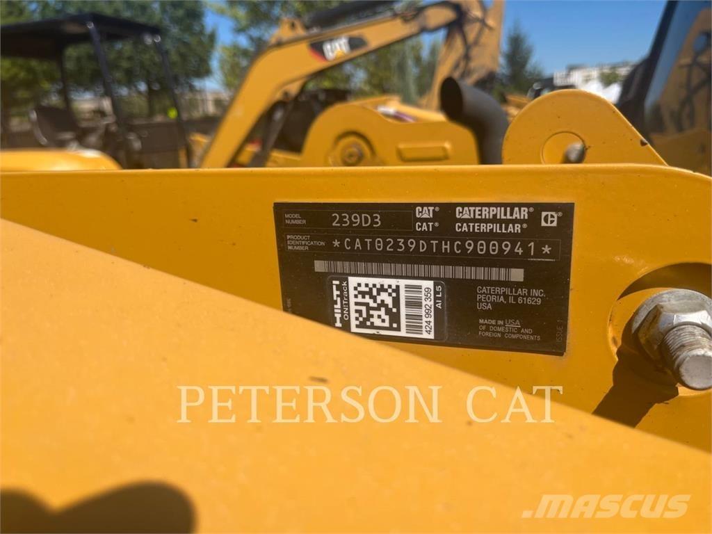 CAT 239D3 滑移装载机