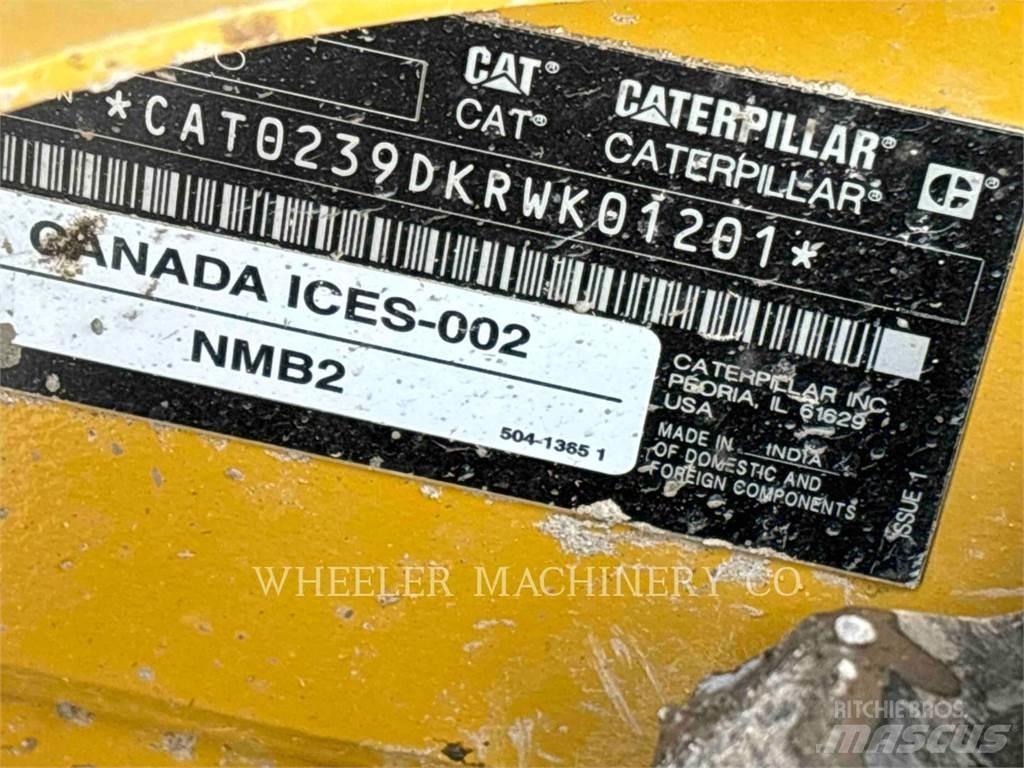 CAT 239D3 C3H2 履带式装载机