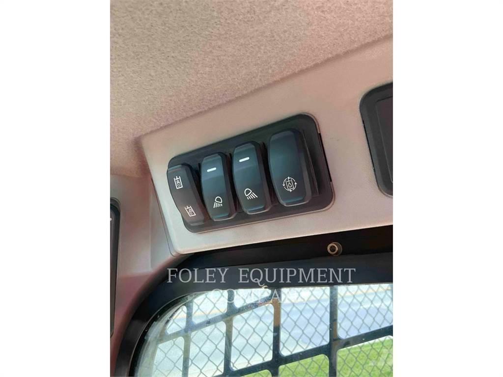 CAT 239D3STD2C 滑移装载机