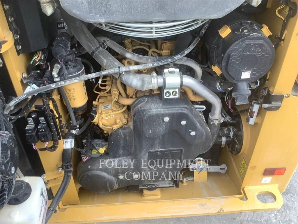 CAT 239D3STD2C 滑移装载机