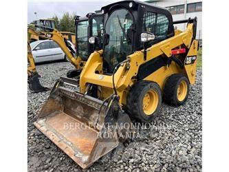 CAT 242D 滑移装载机