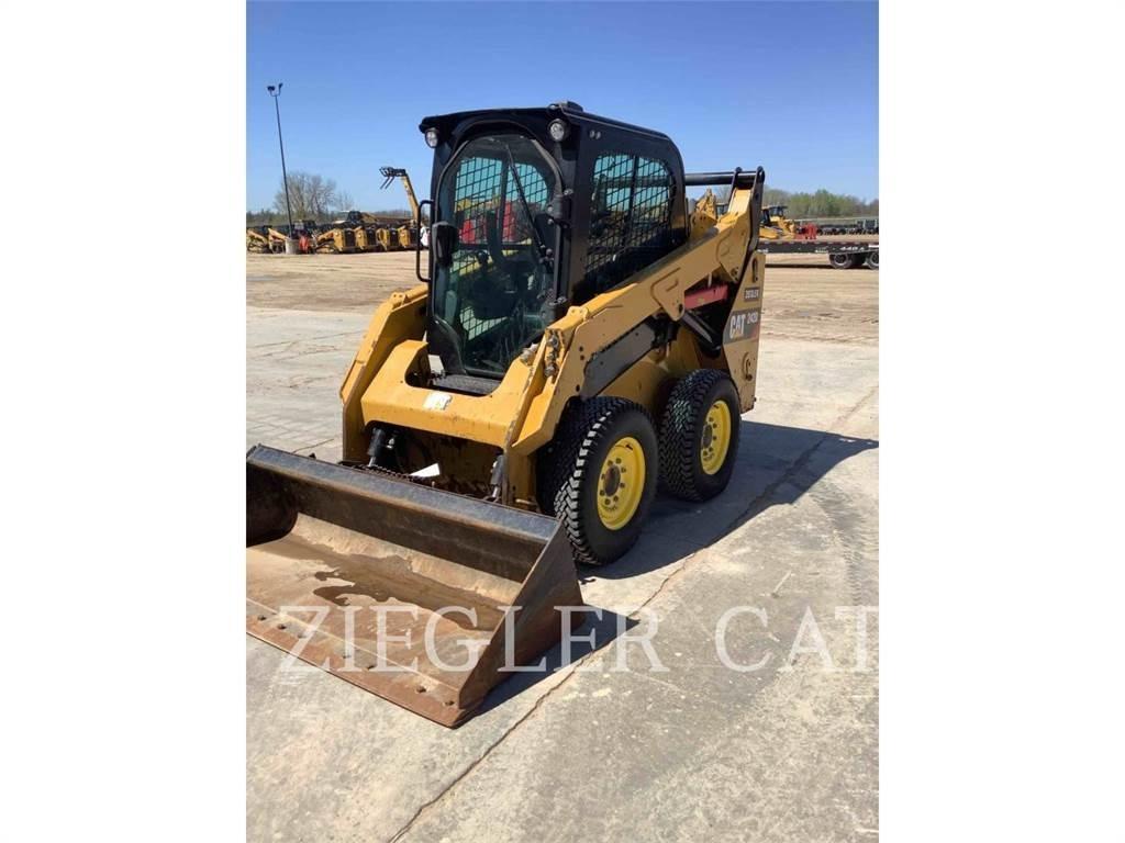 CAT 242D 滑移装载机