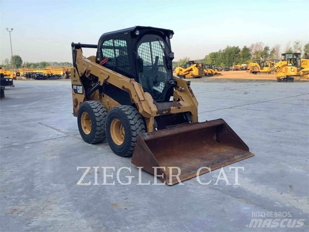 CAT 242D 滑移装载机