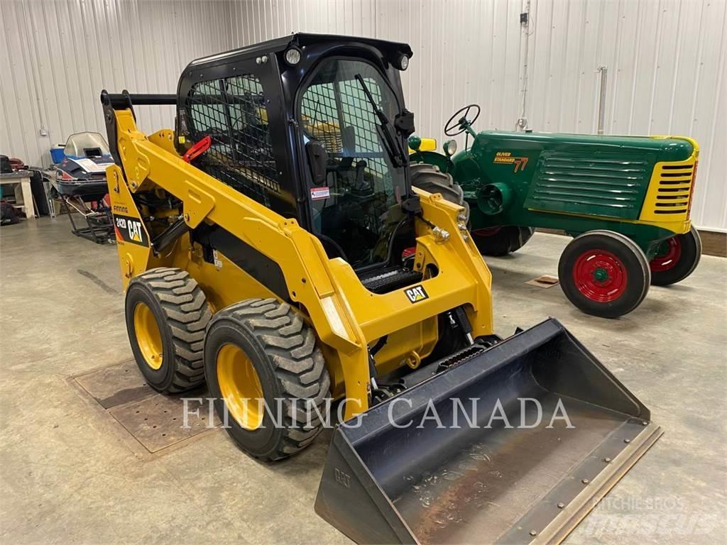 CAT 242D 滑移装载机