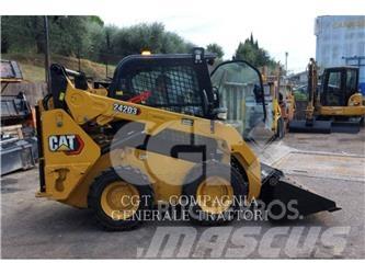 CAT 242D3 滑移装载机