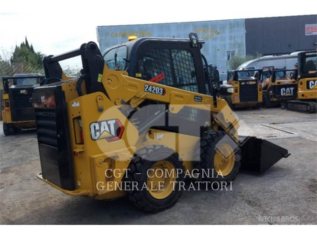 CAT 242D3 滑移装载机