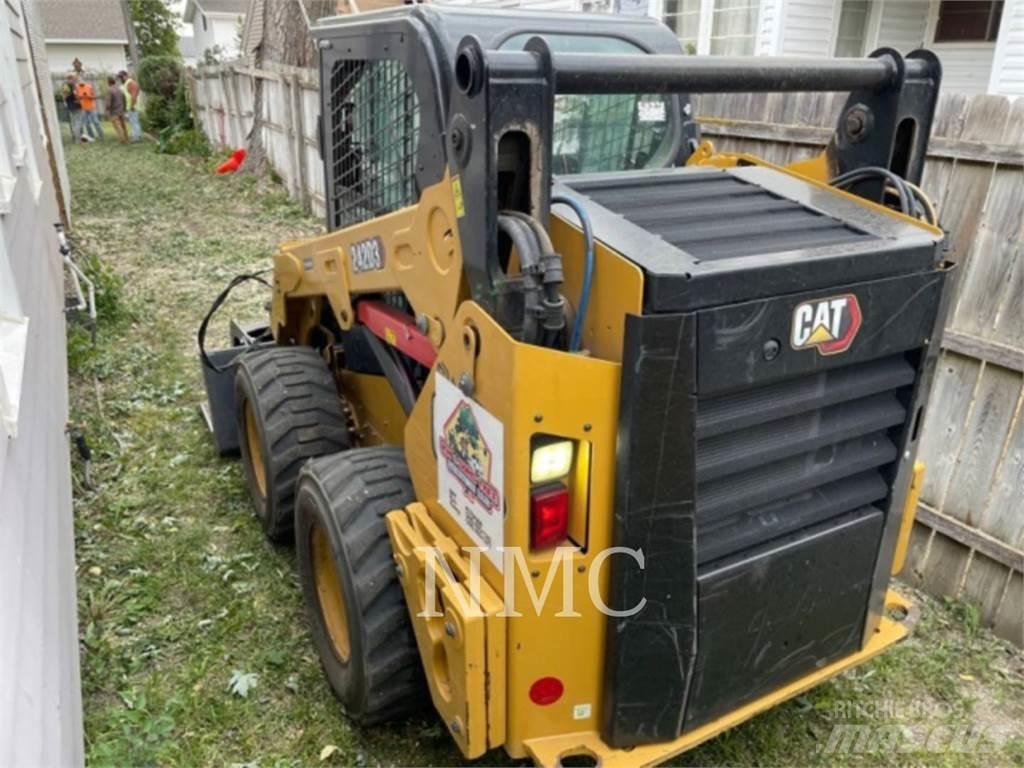 CAT 242D3 滑移装载机