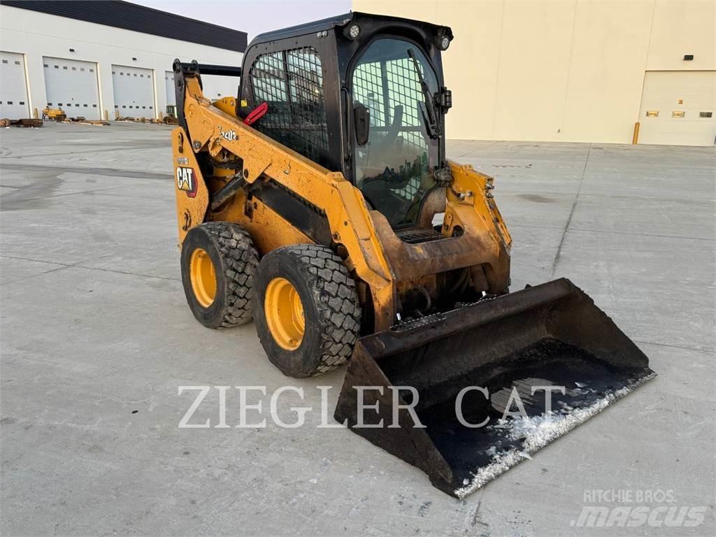 CAT 242D3 滑移装载机