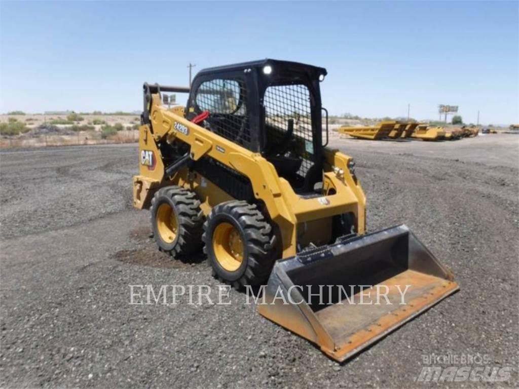 CAT 242D3 滑移装载机