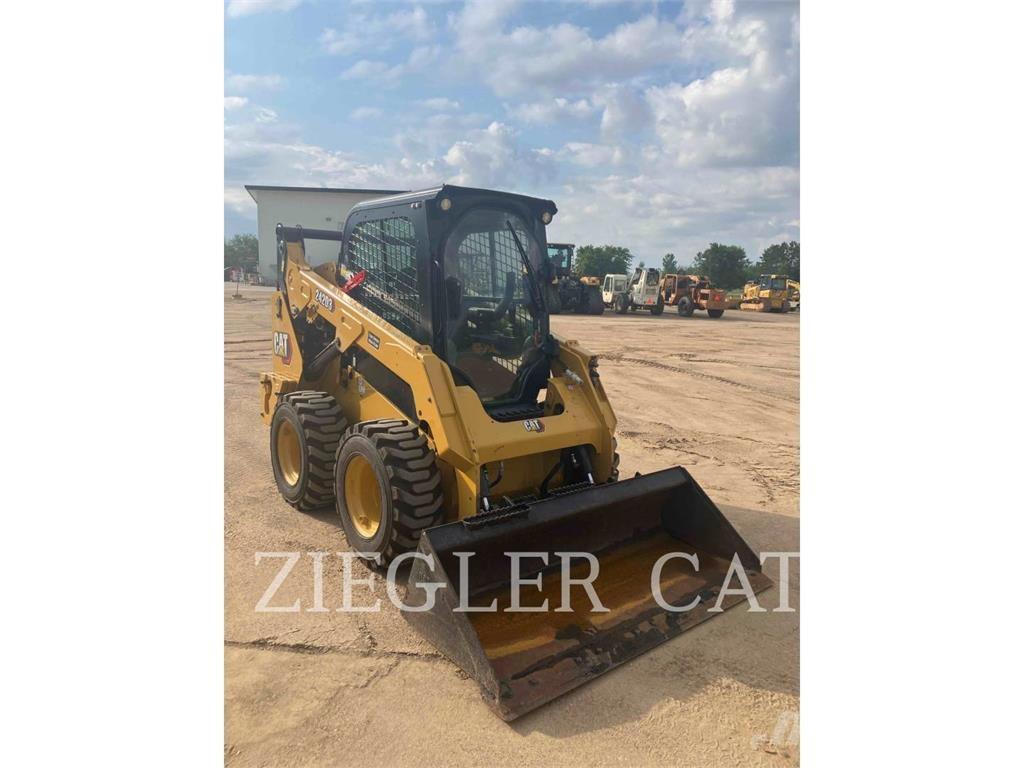 CAT 242D3 滑移装载机