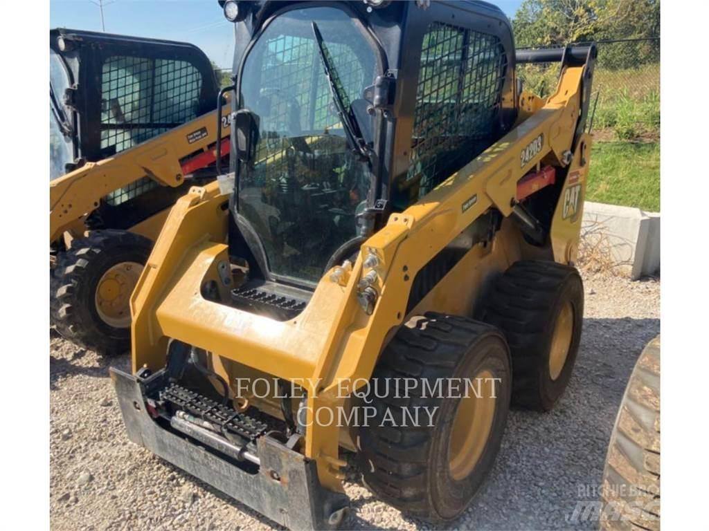CAT 242D3STD2C 滑移装载机