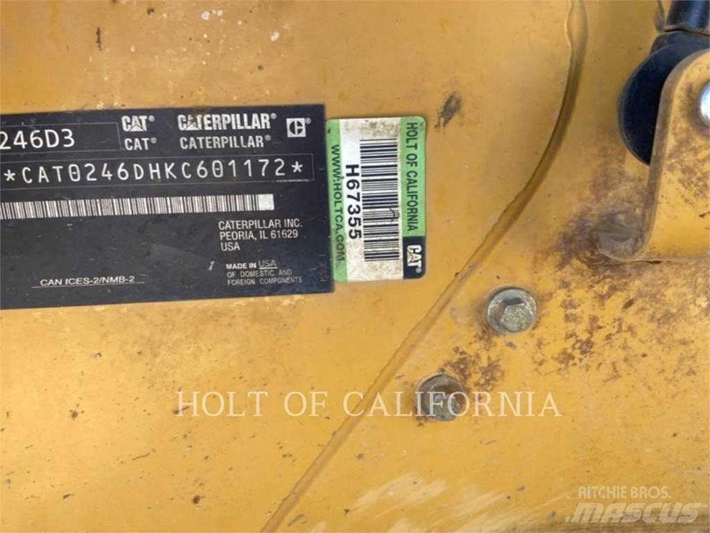 CAT 246 HF 滑移装载机