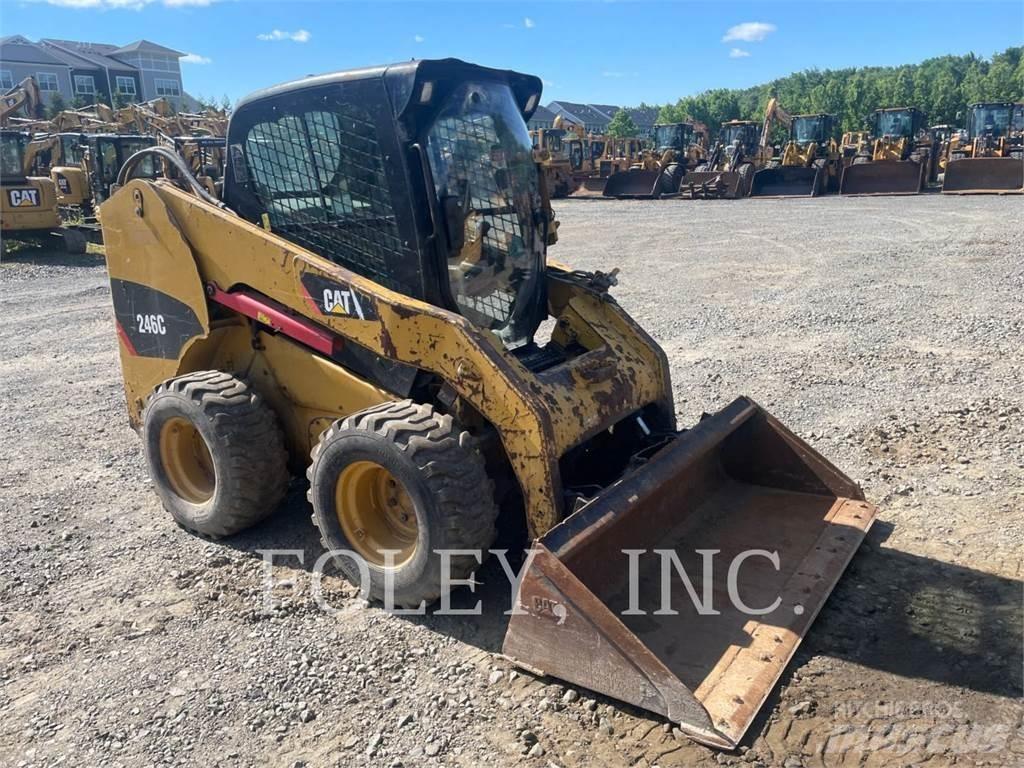 CAT 246C 滑移装载机