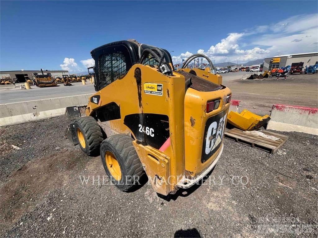 CAT 246C C3-S2 滑移装载机