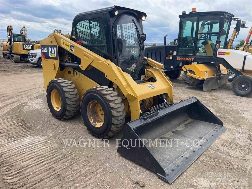 CAT 246D 滑移装载机